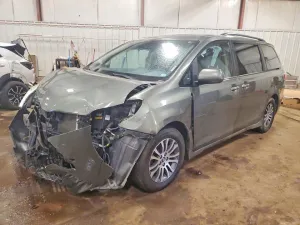 2019 TOYOTA SIENNA