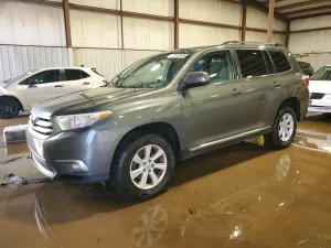 2013 TOYOTA HIGHLANDER