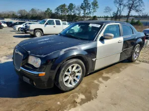 2005 CHRYSLER 300
