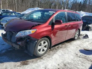 2011 TOYOTA SIENNA