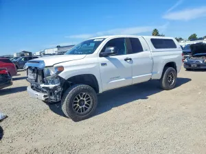 2020 TOYOTA TUNDRA