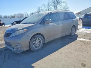 2017 TOYOTA SIENNA