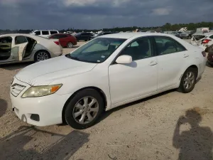 2011 TOYOTA CAMRY
