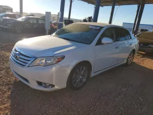 2011 TOYOTA AVALON