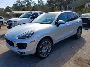 2017 PORSCHE CAYENNE