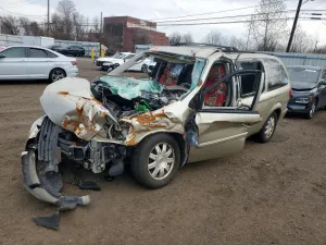 2005 CHRYSLER MINIVAN