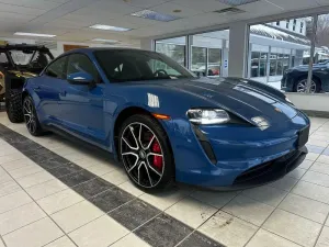 2022 PORSCHE TAYCAN