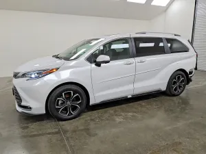 2026 TOYOTA SIENNA