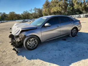 2024 HYUNDAI ELANTRA