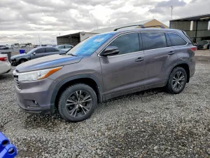 2016 TOYOTA HIGHLANDER