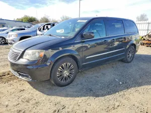 2014 CHRYSLER MINIVAN