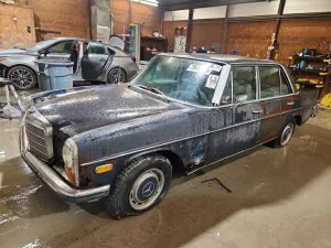 MERCEDES-BENZ 230-CLASS