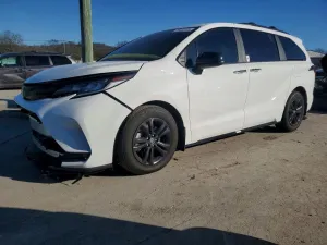 2025 TOYOTA SIENNA