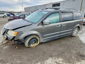 2010 CHRYSLER MINIVAN