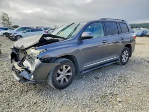 2013 TOYOTA HIGHLANDER