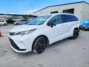 2024 TOYOTA SIENNA