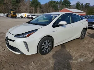 2019 TOYOTA PRIUS
