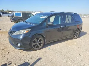 2017 TOYOTA SIENNA
