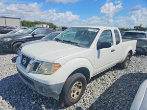 2015 NISSAN FRONTIER