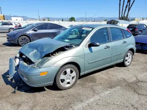 2004 FORD FOCUS