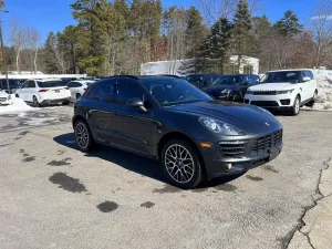 2017 PORSCHE MACAN
