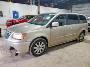 2015 CHRYSLER TOWN & CO