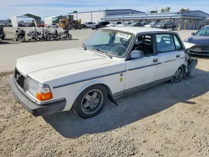 1990 VOLVO 240 BASE