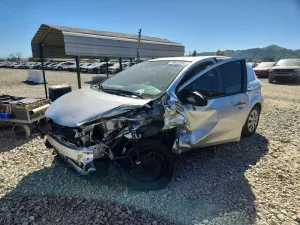 2014 TOYOTA PRIUS C ON