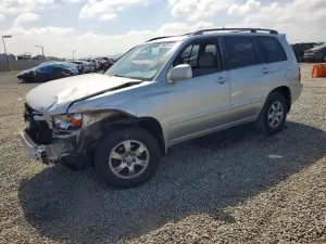 2004 TOYOTA HIGHLANDER
