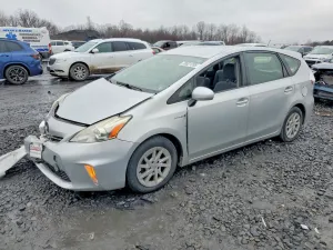 2013 TOYOTA PRIUS V