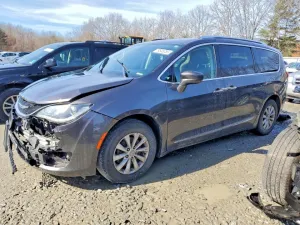 2019 CHRYSLER PACIFICA