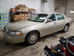 2011 LINCOLN TOWNCAR