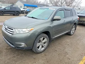 2011 TOYOTA HIGHLANDER