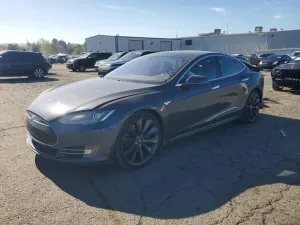2016 TESLA MODEL S