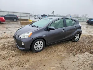 2014 TOYOTA PRIUS C ON