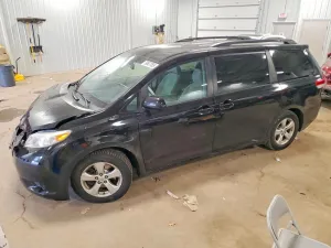 2013 TOYOTA SIENNA