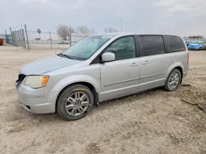 2010 CHRYSLER MINIVAN