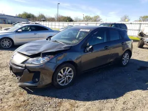 2013 MAZDA 3