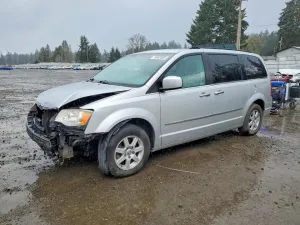 2010 CHRYSLER MINIVAN