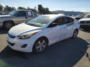 2013 HYUNDAI ELANTRA