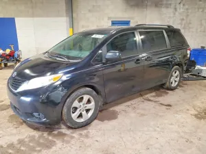 2017 TOYOTA SIENNA