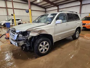 2004 TOYOTA HIGHLANDER