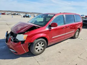 2011 CHRYSLER MINIVAN