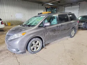 2017 TOYOTA SIENNA
