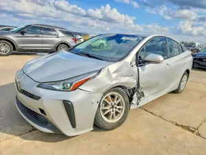 2019 TOYOTA PRIUS