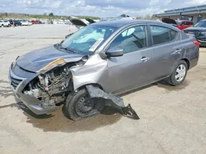 2017 NISSAN VERSA