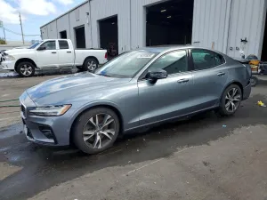 2019 VOLVO S60