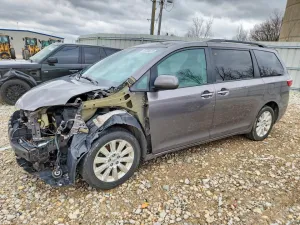 2016 TOYOTA SIENNA