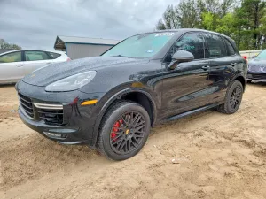 2017 PORSCHE CAYENNE