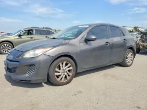 2013 MAZDA 3